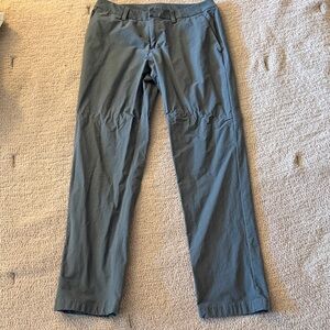 lululemon athletica Men's Slate Chinos